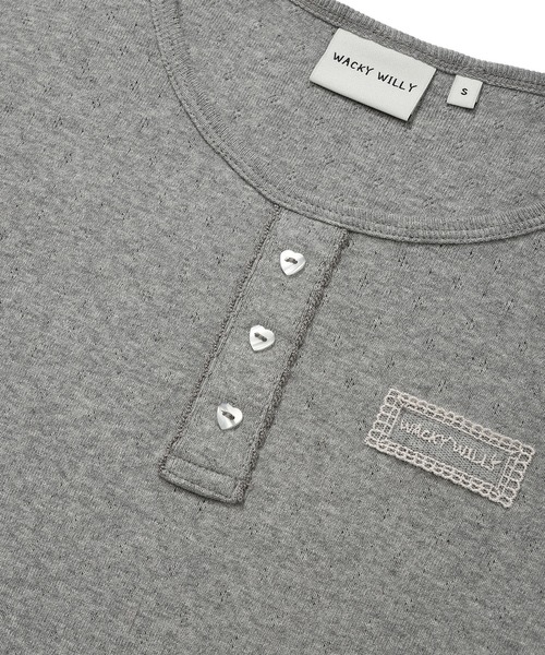 Wacky WiLLy（ワッキーウィリー）の「WOMEN'S HENRY NECK EYELET SHORT SLEEVE T-SHIRT（Tシャツ/カットソー・レディース・クリーム/グレー・SMALL/MEDIUM）」の13枚目の写真