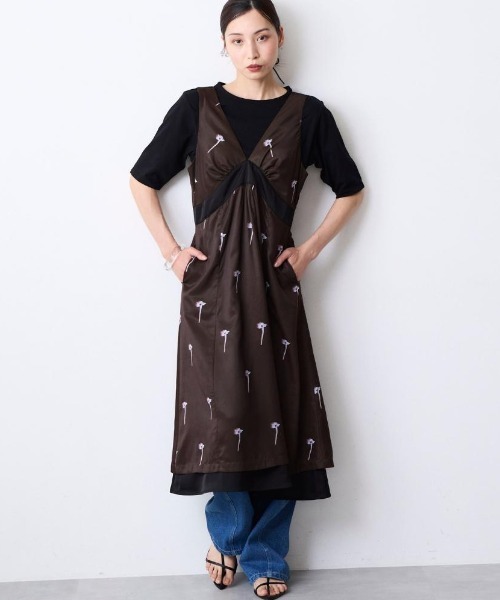 COMMON+HAUS(コモンハウス)の「プリント柄サロペットワンピース(ワンピース・レディース・ライム/ブラウン・M/L)」の2枚目の写真