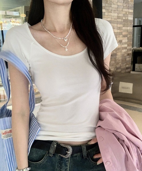mielu(ミエル)の「ベーシックUネックトップス(Tシャツ/カットソー・レディース・ブラック/ホワイト・MEDIUM/LARGE)」の1枚目の写真