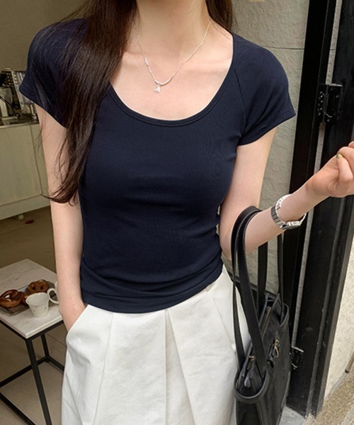 mielu(ミエル)の「ベーシックUネックトップス(Tシャツ/カットソー・レディース・ブラック/ホワイト・MEDIUM/LARGE)」の2枚目の写真
