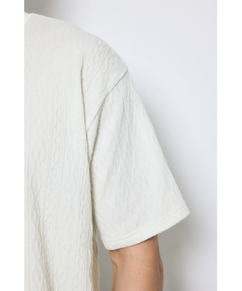 AZUL by moussy(アズールバイマウジー)の「総柄ニットソートップス(ニット/セーター・メンズ・ブラック/オフホワイト/グレー・SMALL/LARGE/MEDIUM)」の11枚目の写真
