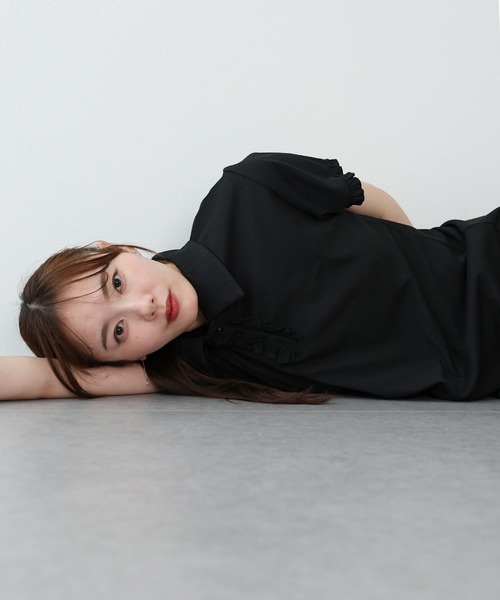 BLUEEAST(ブルーイースト)の「フロントフリルポロワンピース(ワンピース・レディース・チャコールグレー/ブラック/ベージュ・MEDIUM)」の10枚目の写真