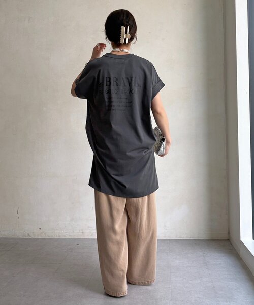 DouDou(ドゥドゥ)の「バックロゴチュニックTEE(Tシャツ/カットソー・レディース・チャコールグレー/オフホワイト/カーキ・FREE)」の18枚目の写真
