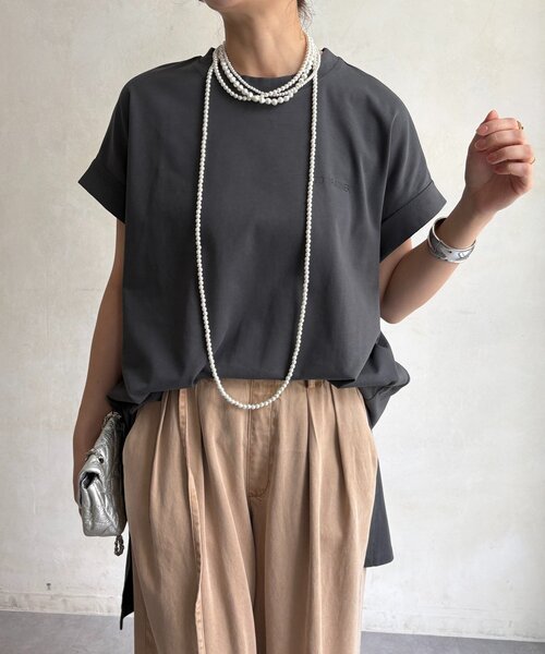 DouDou(ドゥドゥ)の「バックロゴチュニックTEE(Tシャツ/カットソー・レディース・チャコールグレー/オフホワイト/カーキ・FREE)」の19枚目の写真
