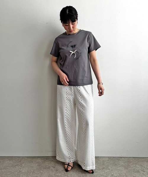 LHELBIE(レルビエ)の「イラストT(Tシャツ/カットソー・レディース・オフホワイト/チャコールグレー/ブラック・M)」の11枚目の写真