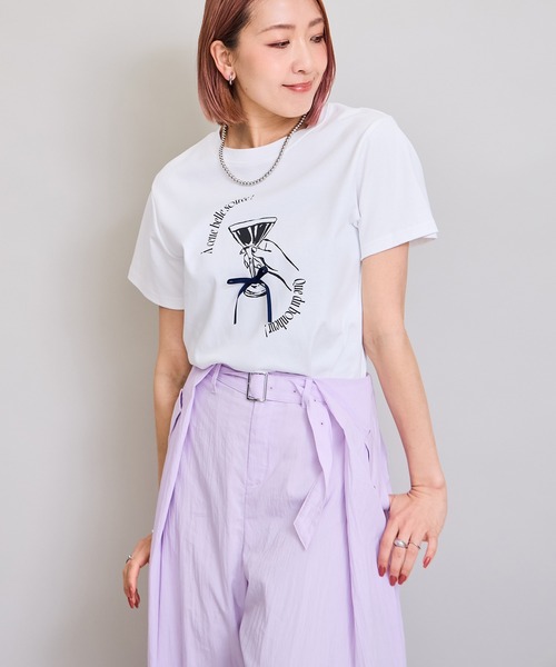 LHELBIE(レルビエ)の「イラストT(Tシャツ/カットソー・レディース・オフホワイト/チャコールグレー/ブラック・M)」の4枚目の写真