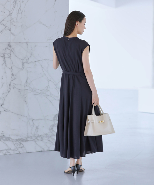 La TOTALITE(ラトータリテ)の「【洗える】カシュクールポケットワンピース(ワンピース・レディース・ネイビー/ブラウン・36/38)」の21枚目の写真