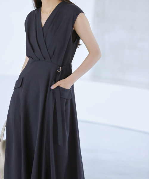 La TOTALITE(ラトータリテ)の「【洗える】カシュクールポケットワンピース(ワンピース・レディース・ネイビー/ブラウン・36/38)」の19枚目の写真