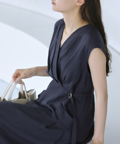 La TOTALITE(ラトータリテ)の「【洗える】カシュクールポケットワンピース(ワンピース・レディース・ネイビー/ブラウン・36/38)」の17枚目の写真