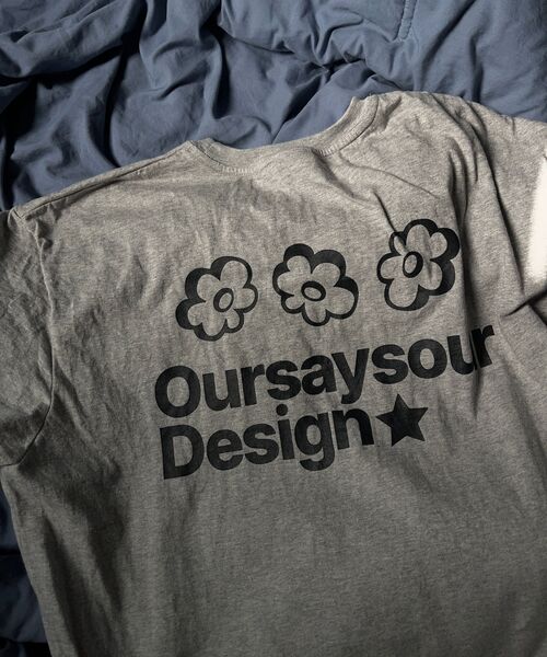 OURSAYSOUR(アワーセイアワー)の「フラワーシンボルロゴオーバーサイズ半袖Tシャツメランジ(Tシャツ/カットソー・レディース・グレー・FREE)」の2枚目の写真