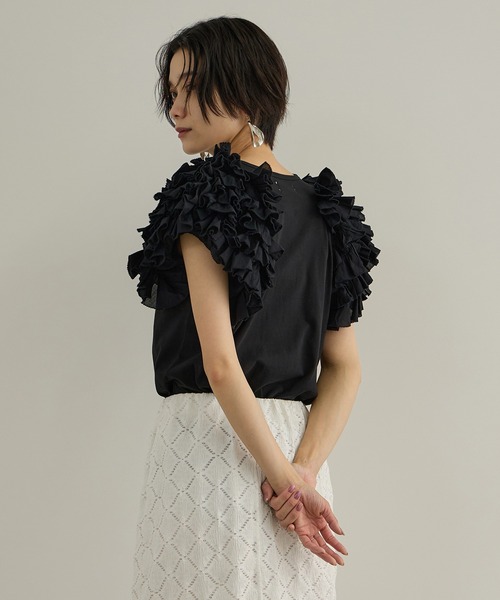 SALON adam et rope'(サロン アダム エ ロペ)の「【AAYUSHI(アユーシ)】フリルスリーブカットソー(Tシャツ/カットソー・レディース・ホワイト/ブラック・FREE)」の8枚目の写真