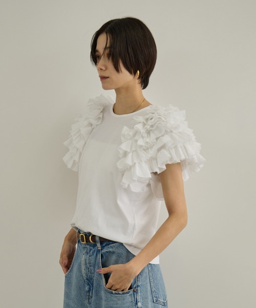 SALON adam et rope'(サロン アダム エ ロペ)の「【AAYUSHI(アユーシ)】フリルスリーブカットソー(Tシャツ/カットソー・レディース・ホワイト/ブラック・FREE)」の11枚目の写真