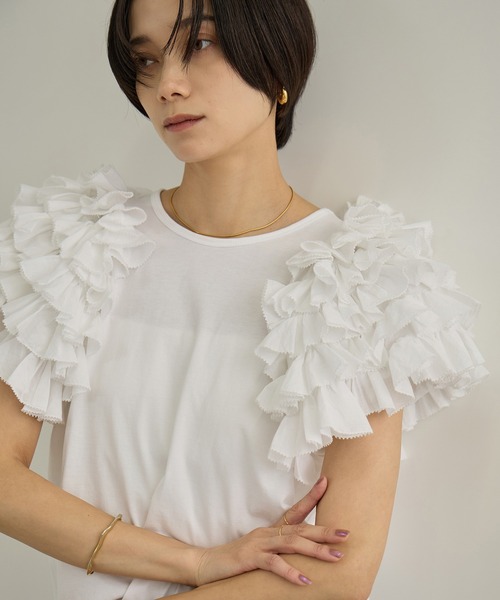 SALON adam et rope'(サロン アダム エ ロペ)の「【AAYUSHI(アユーシ)】フリルスリーブカットソー(Tシャツ/カットソー・レディース・ホワイト/ブラック・FREE)」の12枚目の写真