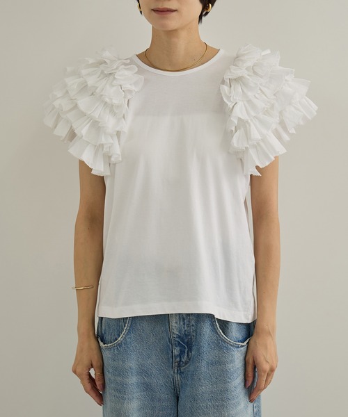 SALON adam et rope'(サロン アダム エ ロペ)の「【AAYUSHI(アユーシ)】フリルスリーブカットソー(Tシャツ/カットソー・レディース・ホワイト/ブラック・FREE)」の14枚目の写真