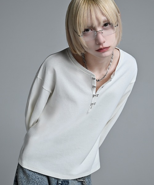 ADRER(アドラー)の「Short Length Hook long-T / ショートレングス フック ロングT(Tシャツ/カットソー・メンズ・ホワイト/ブラック・XS/S/M/L)」の9枚目の写真