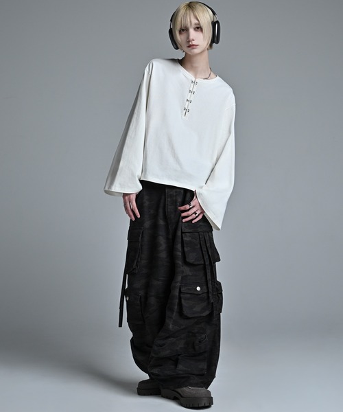 ADRER(アドラー)の「Short Length Hook long-T / ショートレングス フック ロングT(Tシャツ/カットソー・メンズ・ホワイト/ブラック・XS/S/M/L)」の10枚目の写真