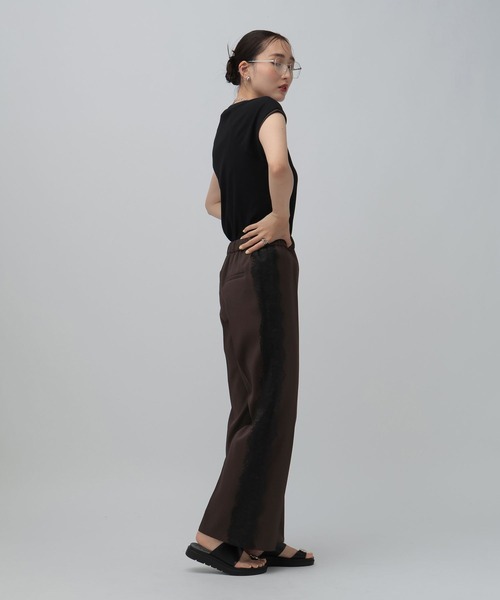 LEPSIM(レプシィム)の「セミフレアレースラインパンツ 1017511(その他パンツ・レディース・ブラック/ブラウン・LARGE/MEDIUM)」の7枚目の写真