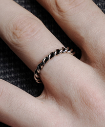 RAM013 Dark Twist Ring