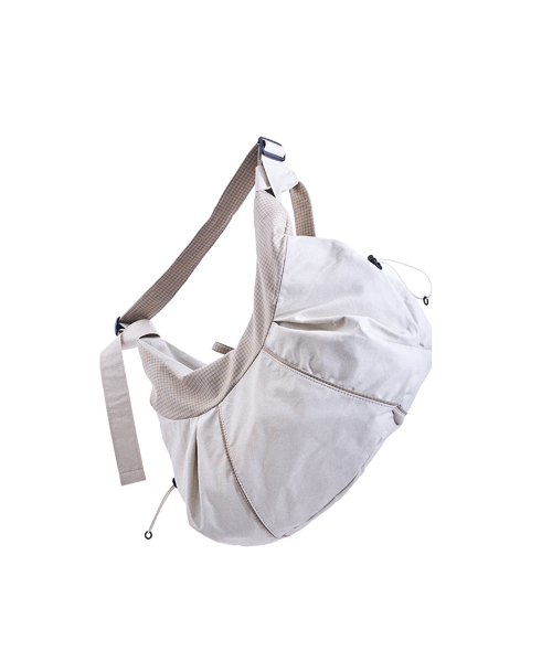 CHOROK STUDIO(チョロクスタジオ)の「Marron Sling Bag (Beige)(ショルダーバッグ・レディース・その他・FREE)」の4枚目の写真