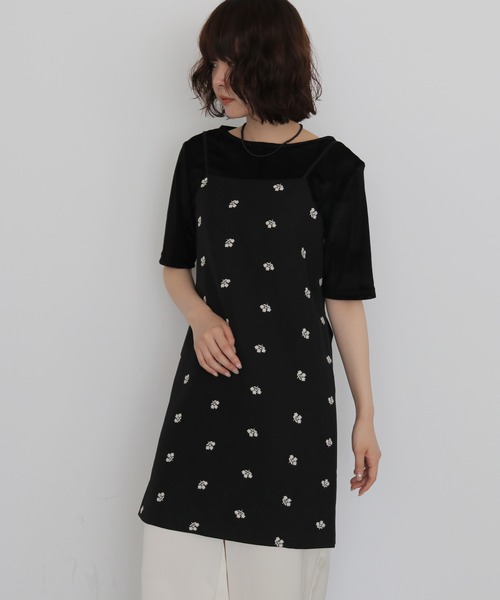 cheriella(シェリエラ)の「【cheriella】フラワー刺繍チュニックキャミ FLORAL EMBROIDERY TUNIC CAMI(ベスト・レディース・ブラック/グリーン・FREE)」の3枚目の写真
