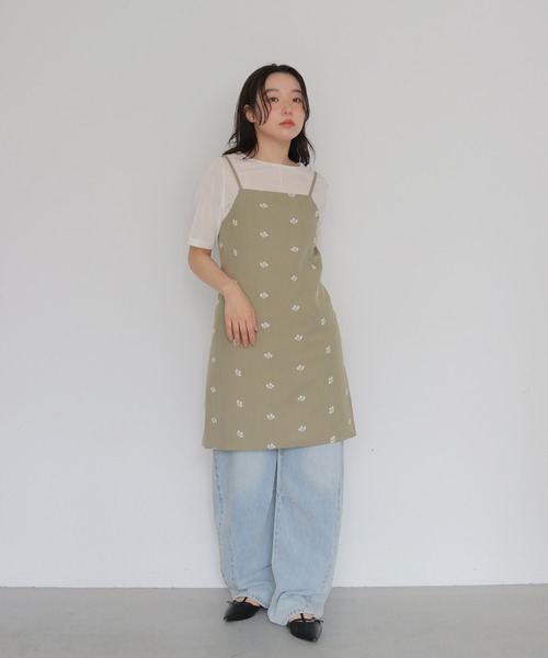 cheriella(シェリエラ)の「【cheriella】フラワー刺繍チュニックキャミ FLORAL EMBROIDERY TUNIC CAMI(ベスト・レディース・ブラック/グリーン・FREE)」の18枚目の写真