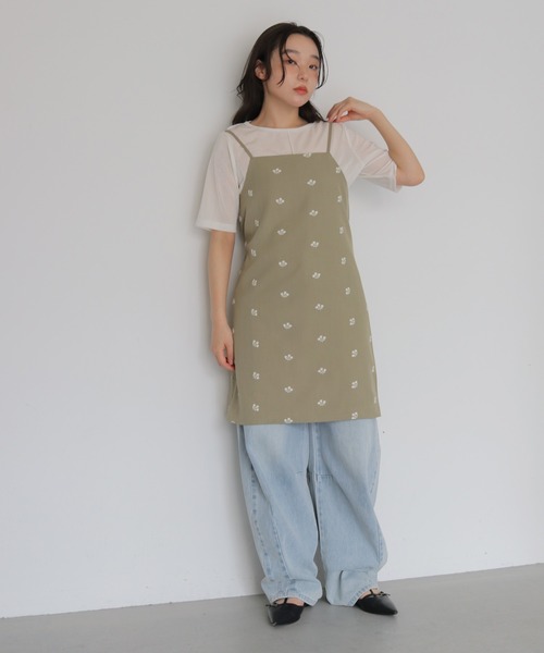 cheriella(シェリエラ)の「【cheriella】フラワー刺繍チュニックキャミ FLORAL EMBROIDERY TUNIC CAMI(ベスト・レディース・ブラック/グリーン・FREE)」の14枚目の写真