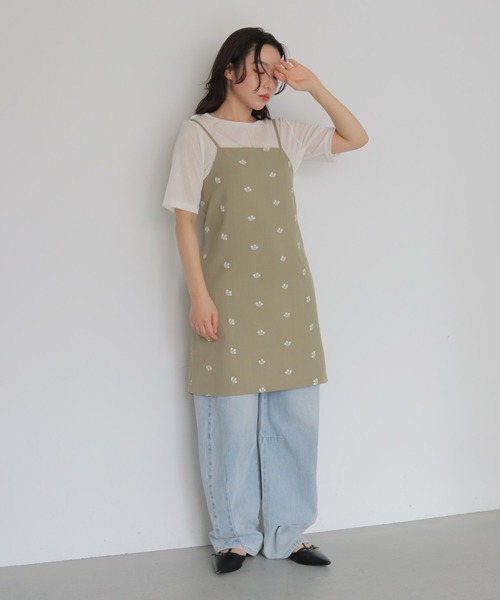cheriella(シェリエラ)の「【cheriella】フラワー刺繍チュニックキャミ FLORAL EMBROIDERY TUNIC CAMI(ベスト・レディース・ブラック/グリーン・FREE)」の20枚目の写真
