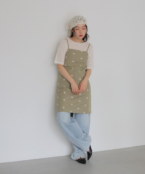 cheriella(シェリエラ)の「【cheriella】フラワー刺繍チュニックキャミ FLORAL EMBROIDERY TUNIC CAMI(ベスト・レディース・ブラック/グリーン・FREE)」の21枚目の写真