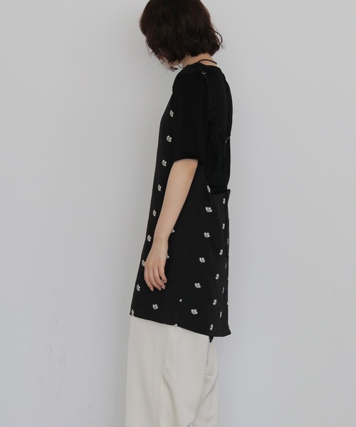 cheriella(シェリエラ)の「【cheriella】フラワー刺繍チュニックキャミ FLORAL EMBROIDERY TUNIC CAMI(ベスト・レディース・ブラック/グリーン・FREE)」の7枚目の写真