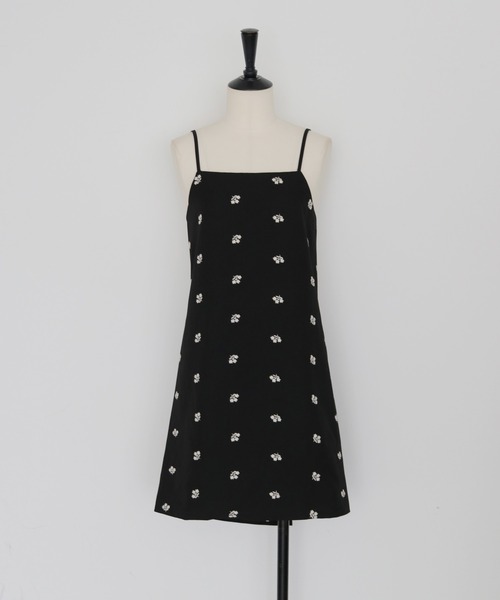 cheriella(シェリエラ)の「【cheriella】フラワー刺繍チュニックキャミ FLORAL EMBROIDERY TUNIC CAMI(ベスト・レディース・ブラック/グリーン・FREE)」の22枚目の写真