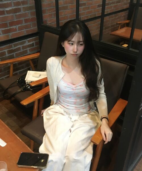 ESCAPEFROM(エスケープフロム)の「ビッグローズブーケフルプリントシャーリングポイント配色スリーブレスミント(Tシャツ/カットソー・レディース・その他・MEDIUM)」の8枚目の写真