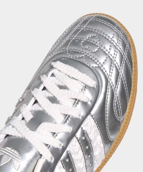 adidas(アディダス)の「SAMBA JP EXCLUSIVE for BILLY'S サンバ スニーカー アディダスオリジナルス adidas Originals(スニーカー・メンズ・シルバー・28.0cm/27.0cm/27.5cm/26.5cm/26.0cm/25.5cm/25.0cm/29.0cm/28.5cm/24.5cm/22.0cm/22.5cm/23.0cm/24.0cm/23.5cm)」の8枚目の写真