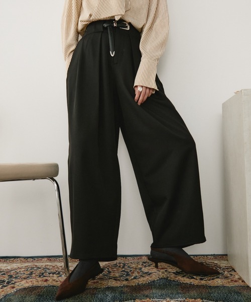 ORDENA(オルディナ)の「ツイルタックコクーンパンツ(その他パンツ・レディース・グレイッシュベージュ/ブラウン/ブラック・FREE)」の1枚目の写真