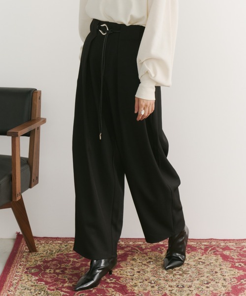 ORDENA(オルディナ)の「ツイルタックコクーンパンツ(その他パンツ・レディース・グレイッシュベージュ/ブラウン/ブラック・FREE)」の6枚目の写真