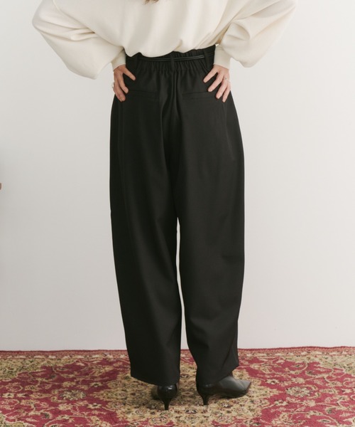 ORDENA(オルディナ)の「ツイルタックコクーンパンツ(その他パンツ・レディース・グレイッシュベージュ/ブラウン/ブラック・FREE)」の8枚目の写真