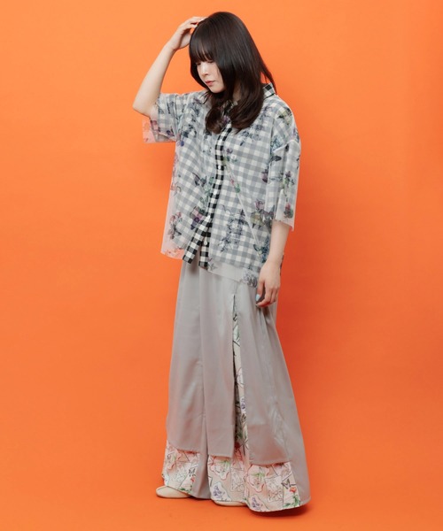 iS ScoLar(イズスカラー)の「562253:無地×お花図鑑柄 スリット入りワイドパンツ(その他パンツ・レディース・ブラック/グレー/カーキ・M)」の5枚目の写真
