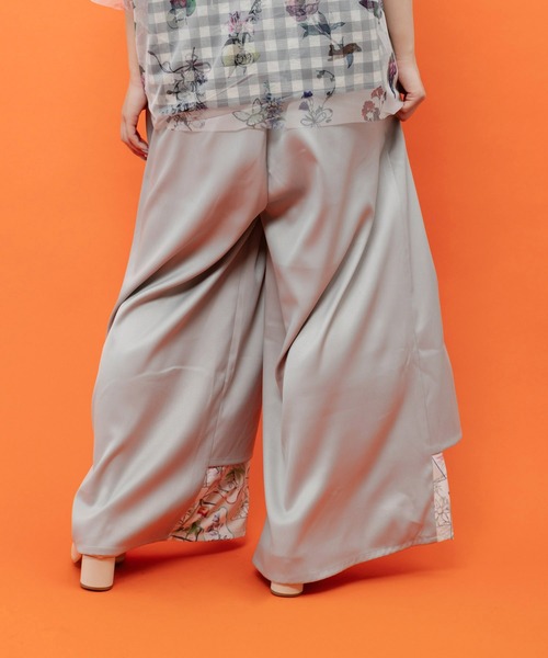 iS ScoLar(イズスカラー)の「562253:無地×お花図鑑柄 スリット入りワイドパンツ(その他パンツ・レディース・ブラック/グレー/カーキ・M)」の8枚目の写真
