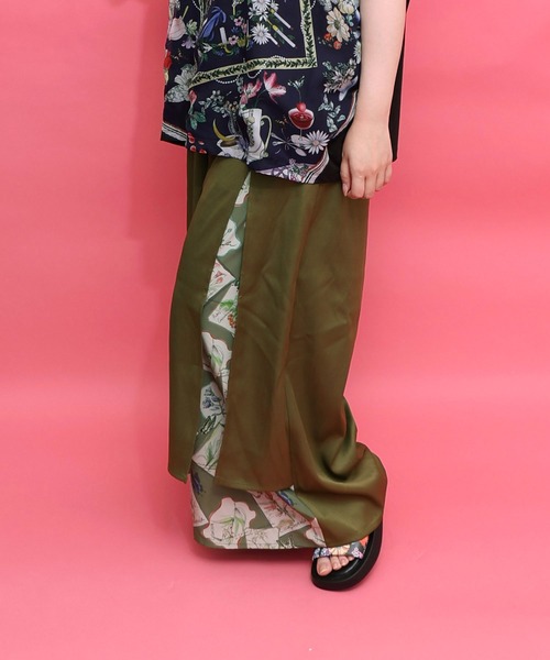 iS ScoLar(イズスカラー)の「562253:無地×お花図鑑柄 スリット入りワイドパンツ(その他パンツ・レディース・ブラック/グレー/カーキ・M)」の13枚目の写真