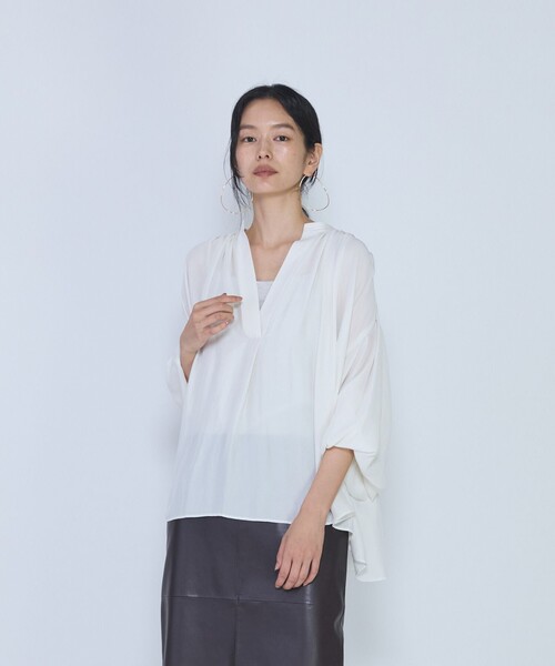 1er Arrondissement(プルミエアロンディスモン)の「ギャザースキッパーブラウス(シャツ/ブラウス・レディース・オフホワイト/ブラウン系その他5/イエロー系その他5・36/38)」の4枚目の写真