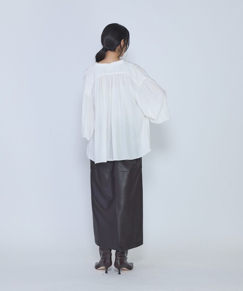 1er Arrondissement(プルミエアロンディスモン)の「ギャザースキッパーブラウス(シャツ/ブラウス・レディース・オフホワイト/ブラウン系その他5/イエロー系その他5・36/38)」の11枚目の写真