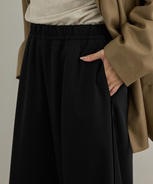 SALON adam et rope'(サロン アダム エ ロペ)の「【WEB限定】サイドラインイージーパンツ(その他パンツ・レディース・カーキ/ブラック/チャコールグレー・M/S)」の4枚目の写真