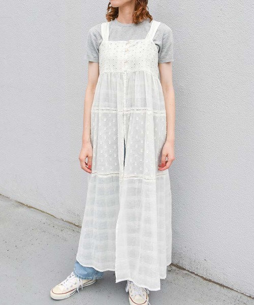 Bleu Bleuet(ブルーブルーエ)の「シフリー刺繍ティアードワンピース(ワンピース・レディース・ナチュラル/グレー/ブルーグレー・FREE)」の4枚目の写真
