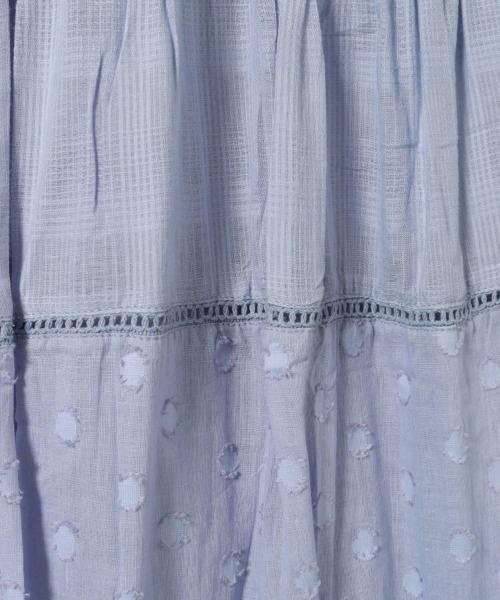 Bleu Bleuet(ブルーブルーエ)の「シフリー刺繍ティアードワンピース(ワンピース・レディース・ナチュラル/グレー/ブルーグレー・FREE)」の14枚目の写真