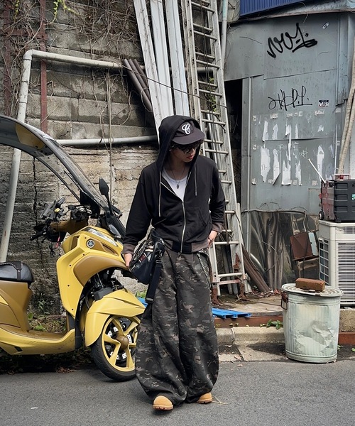 MandO(エムオー)(エムオー)の「【ユニセックス】異素材切替配色ニットジップパーカー(パーカー・メンズ・ブラック/チャコールグレー・LARGE/MEDIUM)」の20枚目の写真