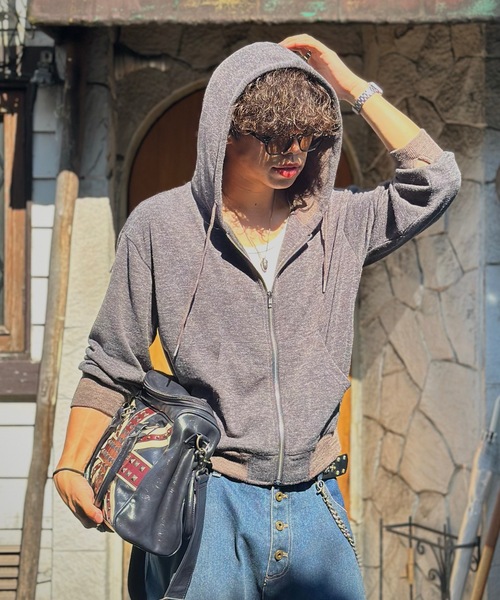 MandO(エムオー)(エムオー)の「【ユニセックス】異素材切替配色ニットジップパーカー(パーカー・メンズ・ブラック/チャコールグレー・LARGE/MEDIUM)」の5枚目の写真
