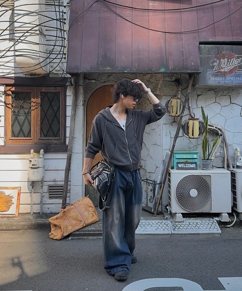 MandO(エムオー)(エムオー)の「【ユニセックス】異素材切替配色ニットジップパーカー(パーカー・メンズ・ブラック/チャコールグレー・LARGE/MEDIUM)」の8枚目の写真