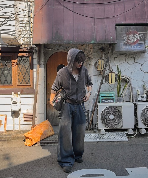 MandO(エムオー)(エムオー)の「【ユニセックス】異素材切替配色ニットジップパーカー(パーカー・メンズ・ブラック/チャコールグレー・LARGE/MEDIUM)」の10枚目の写真