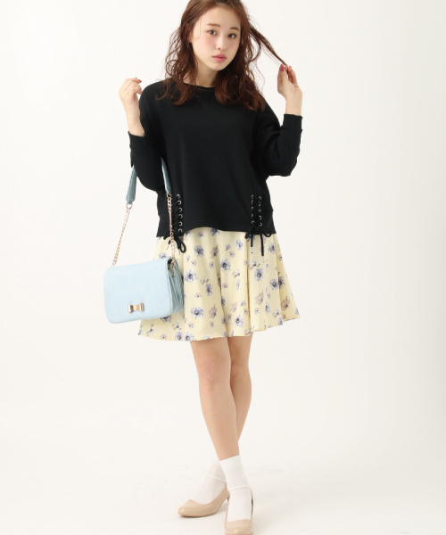 earth music&ecology（アースミュージックアンドエコロジー）の「《プチプラ2,990円+税》【2016Spring】《スキスカ!》フラワーミニスカート（スカート・レディース・オフホワイト/イエロー/ネイビー・FREE）」の11枚目の写真
