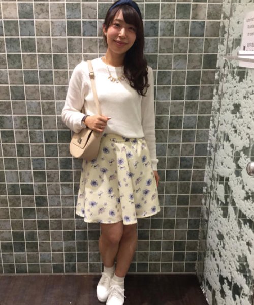 earth music&ecology（アースミュージックアンドエコロジー）の「《プチプラ2,990円+税》【2016Spring】《スキスカ!》フラワーミニスカート（スカート・レディース・オフホワイト/イエロー/ネイビー・FREE）」の15枚目の写真