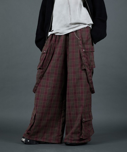 ERAR(エラー)の「【ERAR】チェックボンテージサスペンダーワイドカーゴパンツ(カーゴパンツ・メンズ・ブラック/レッド・M/S/XL/L)」の9枚目の写真